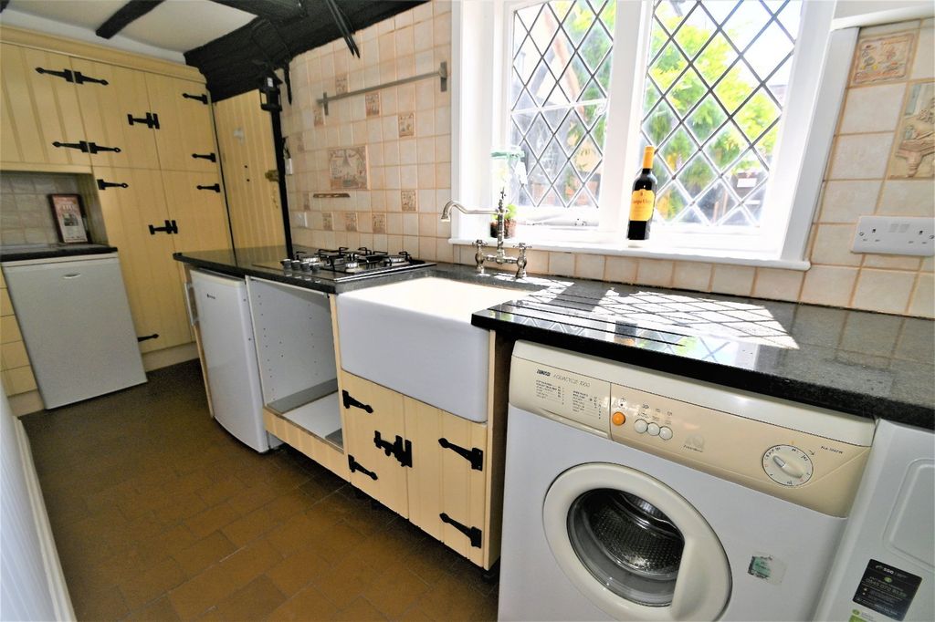 Property photo 3 of 13 Kitchen