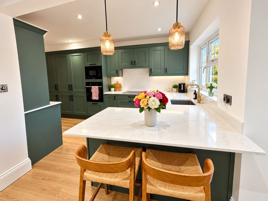 Property photo 3 of 19 Kitchen