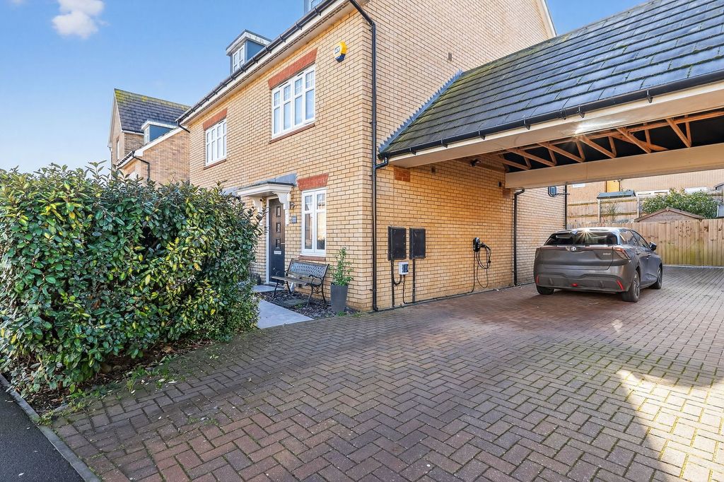 Property photo 2 of 36