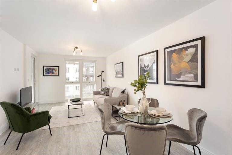 Property photo 1 of 14 4