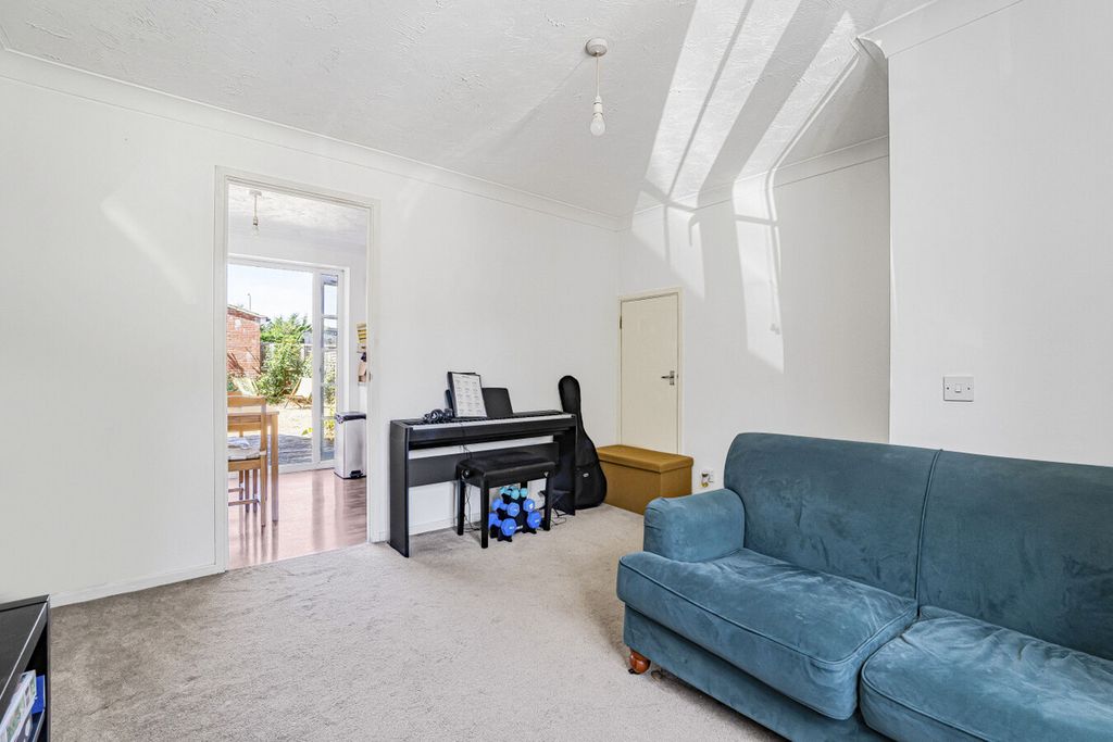 Property photo 3 of 16