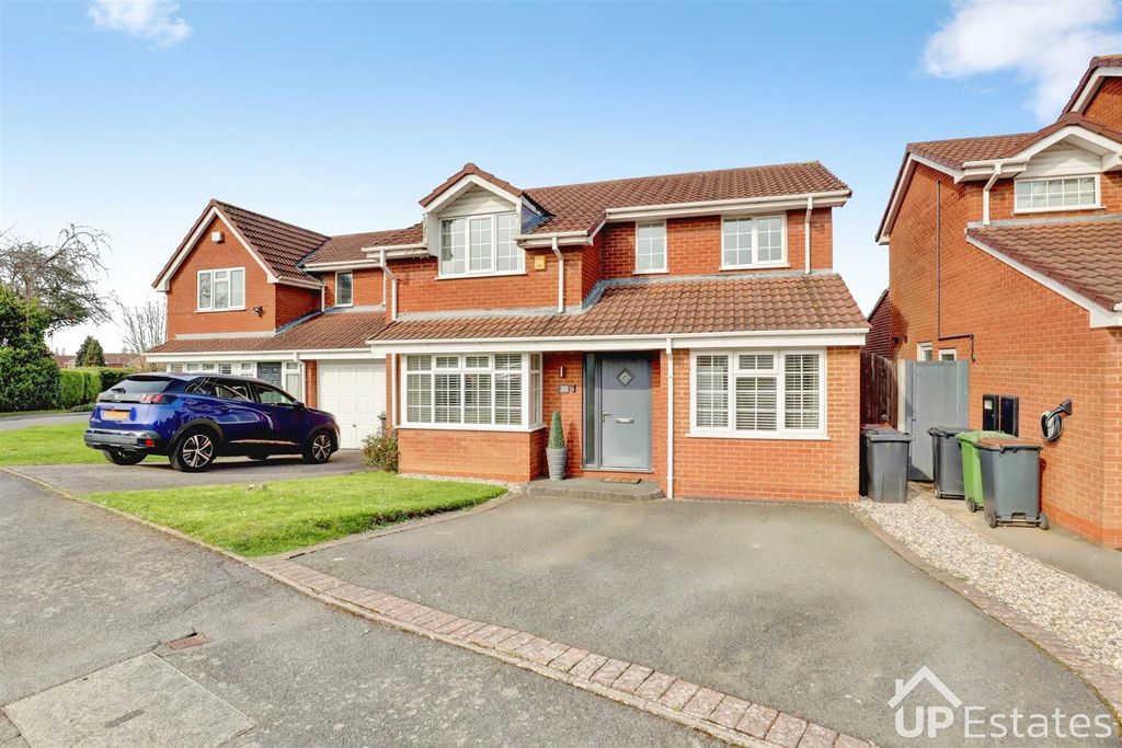 Property photo 1 of 18 Front Aspect