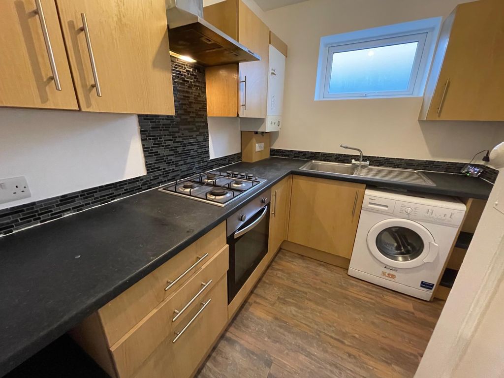 Property photo 1 of 10 Kitchen