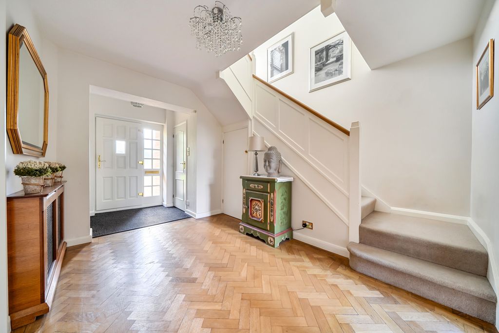 Property photo 2 of 34 Hallway