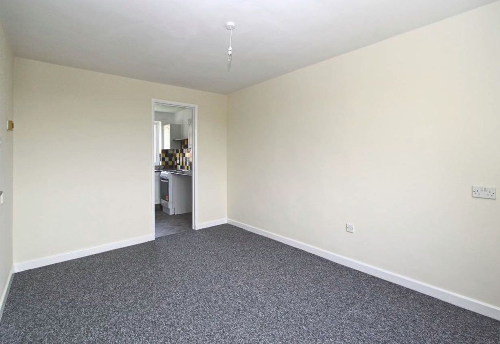 Property photo 3 of 8