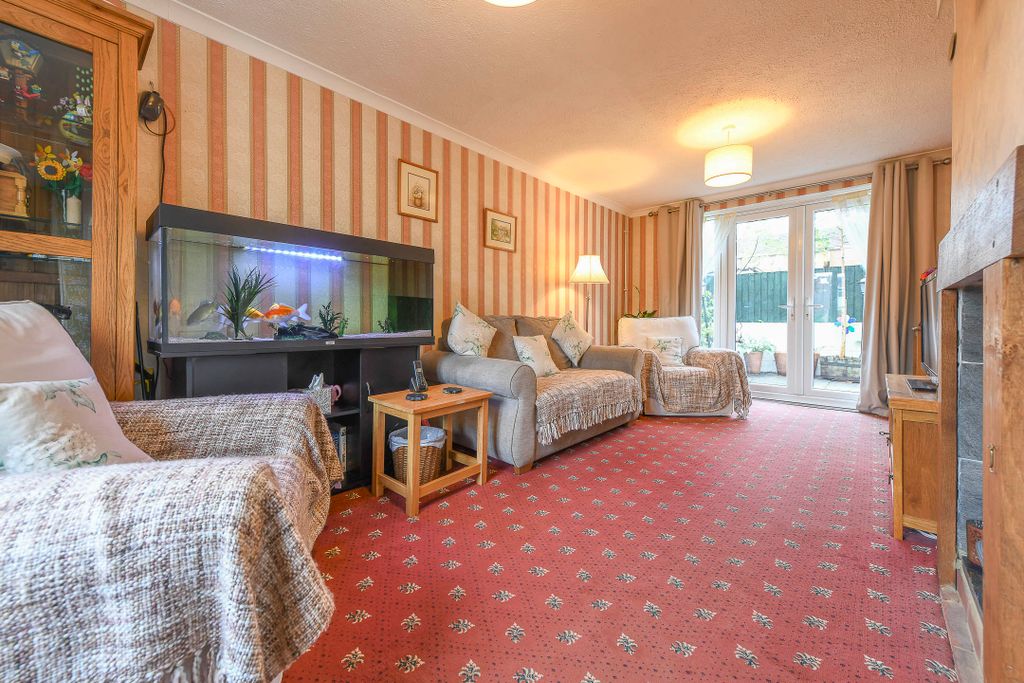 Property photo 2 of 21