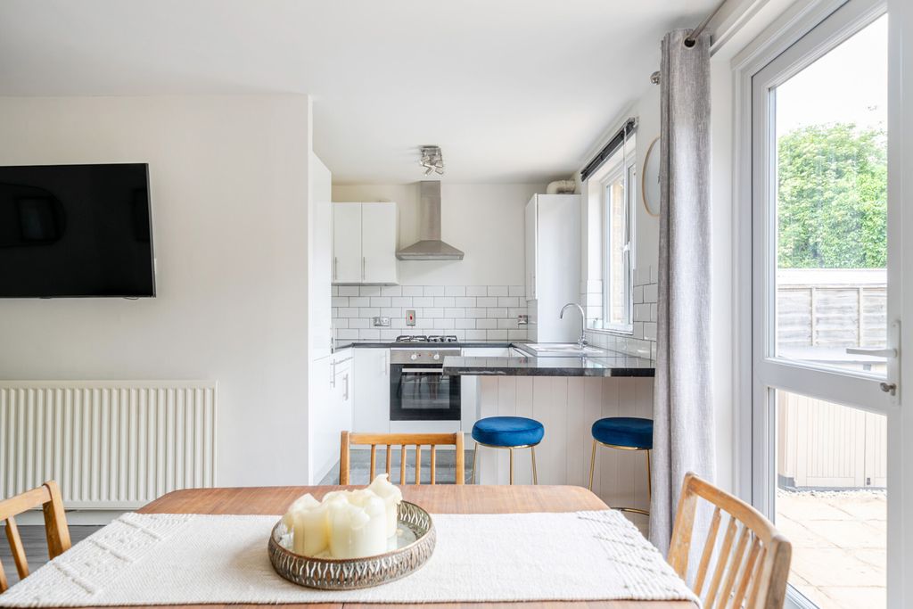 Property photo 2 of 19 1294082-6-6825c3d...