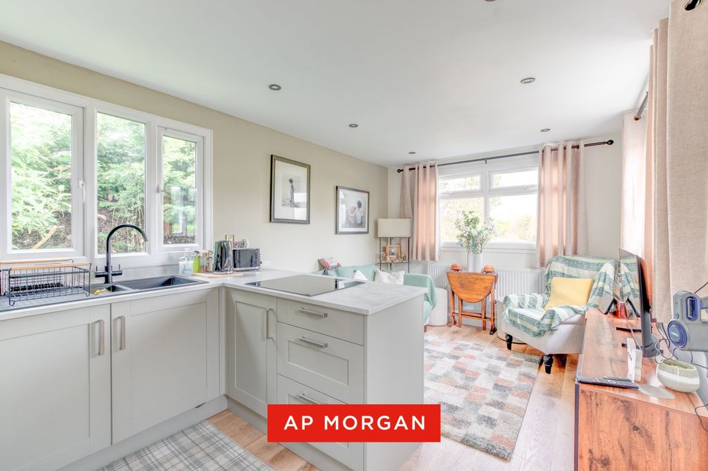 Property photo 2 of 10 Picture No. 05