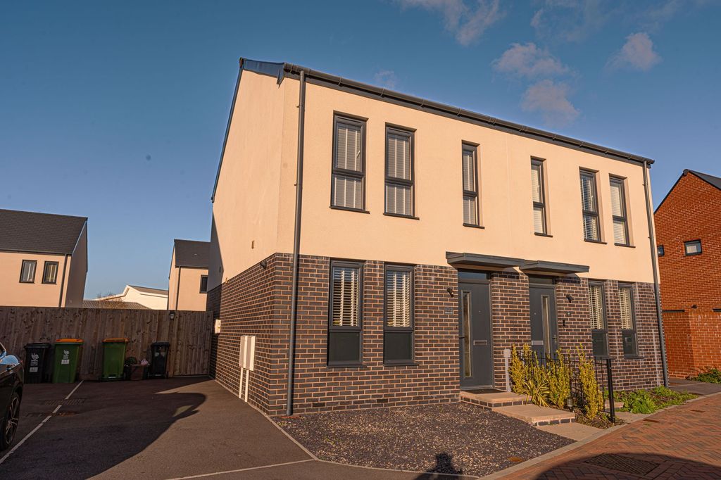 Property photo 1 of 23