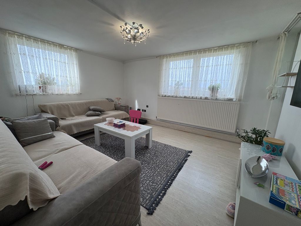 Property photo 3 of 11 Img_3339