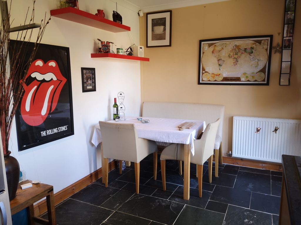 Property photo 3 of 7