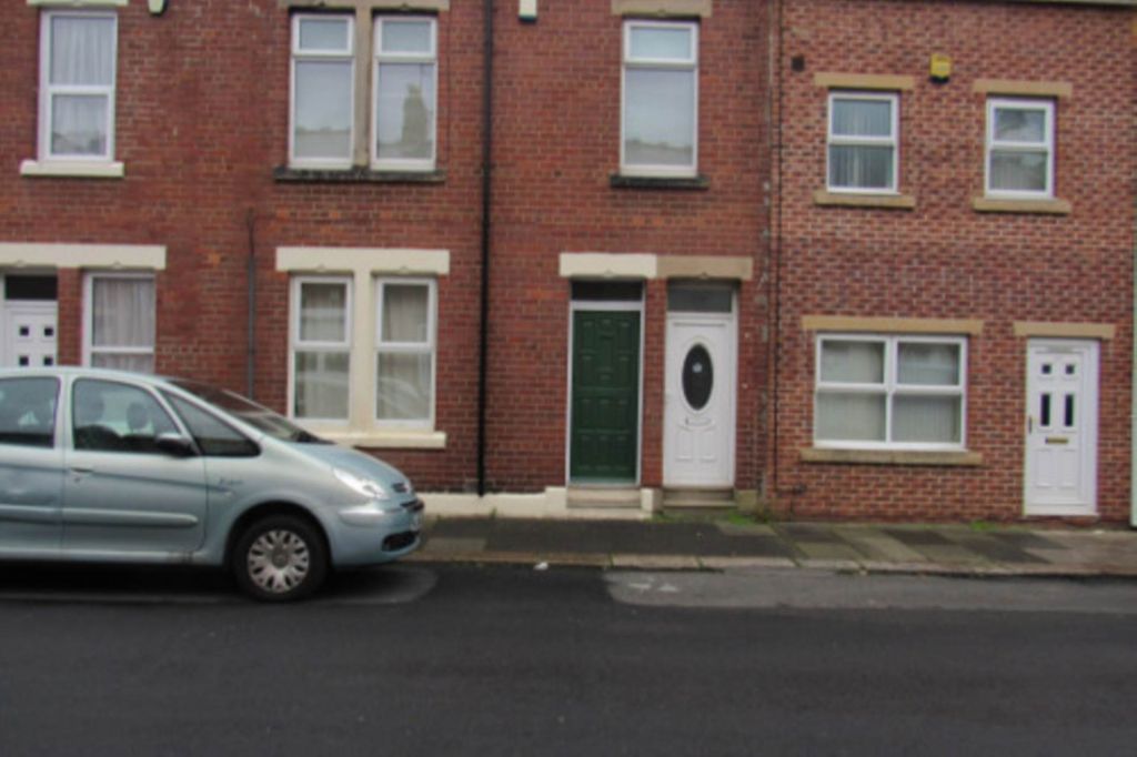 Property photo 1 of 8