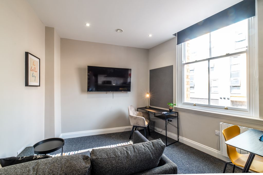 Property photo 2 of 11 Canning Place B115-001