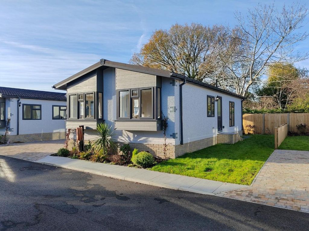 Property photo 1 of 14 1000003560.Jpg