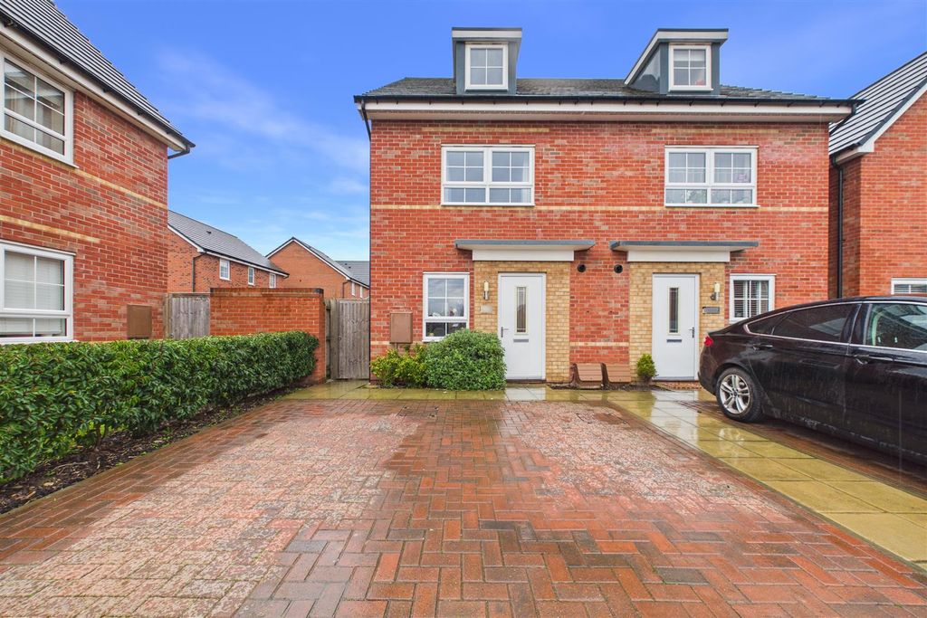 Property photo 1 of 19 Cam04235G0-Pr0144-Still021.Jpg