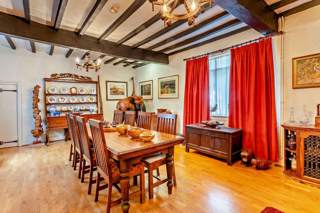 Property photo 3 of 16 Dinning Room