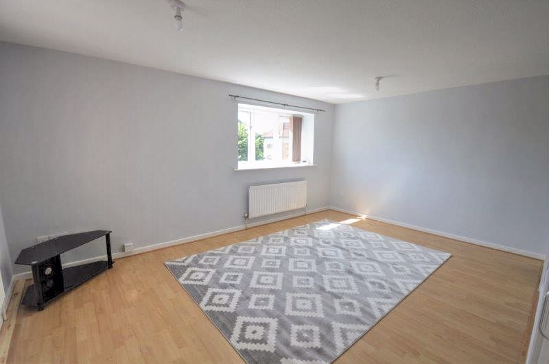 Property photo 2 of 7 Photo 7