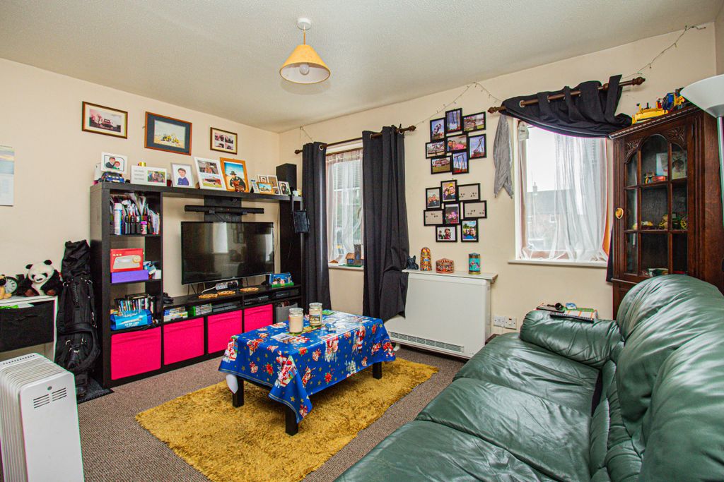 Additional image 13 of 1 bed flat for salePark Road, Irthlingborough NN9