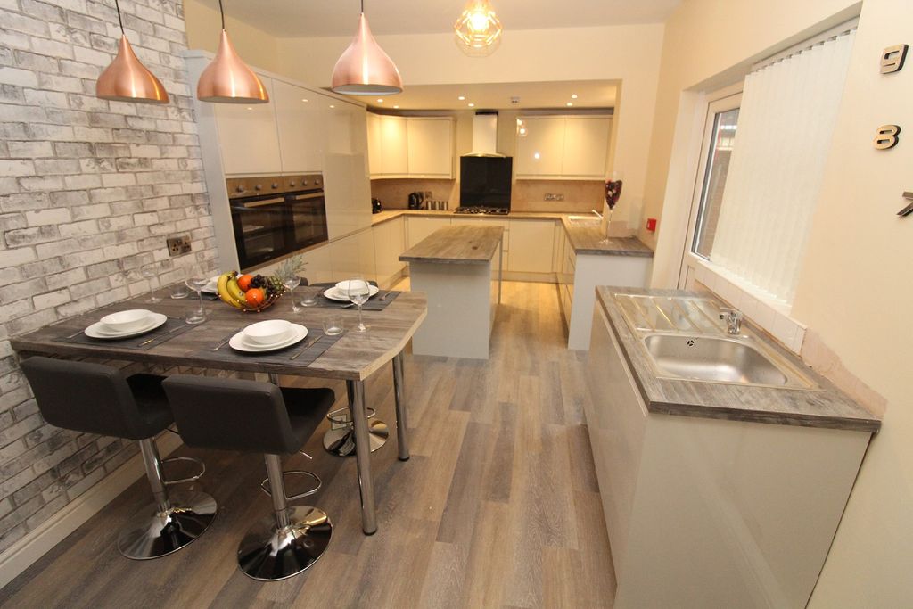 Property photo 2 of 39 Kitchen Diner