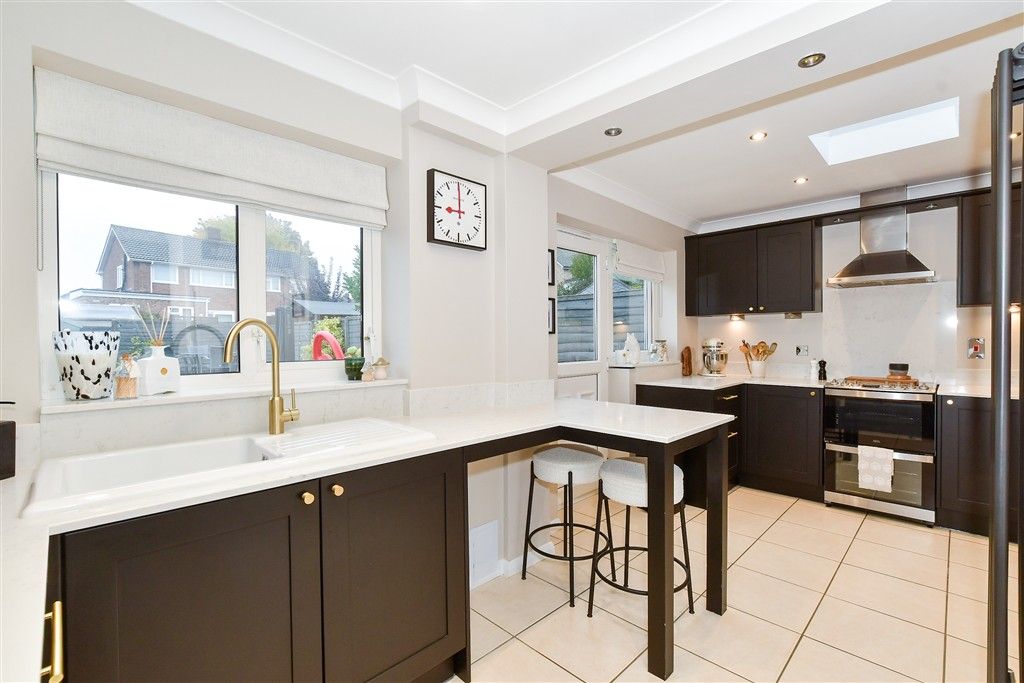 Property photo 2 of 12 Kitchen/Breakfast Room