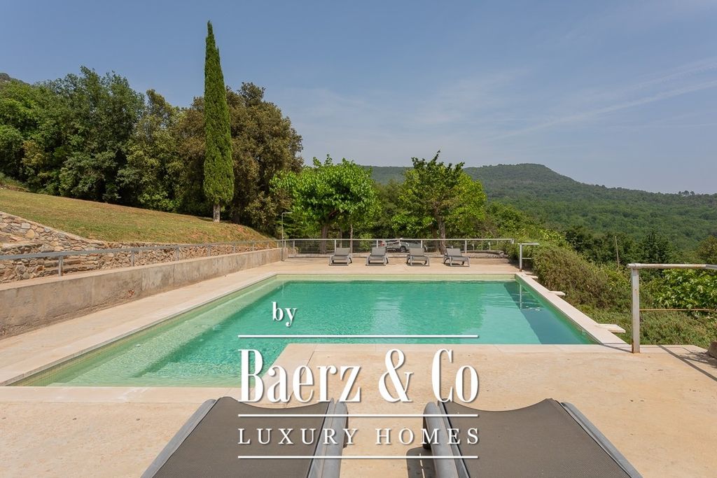 Property photo 2 of 32