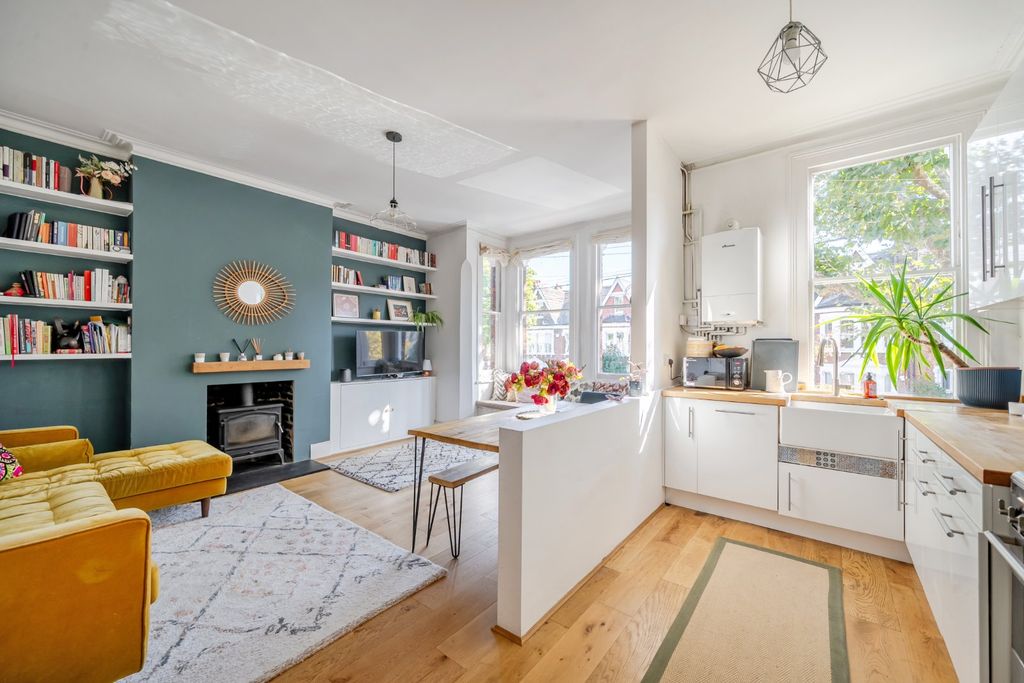 Property photo 2 of 14 Picture No. 21