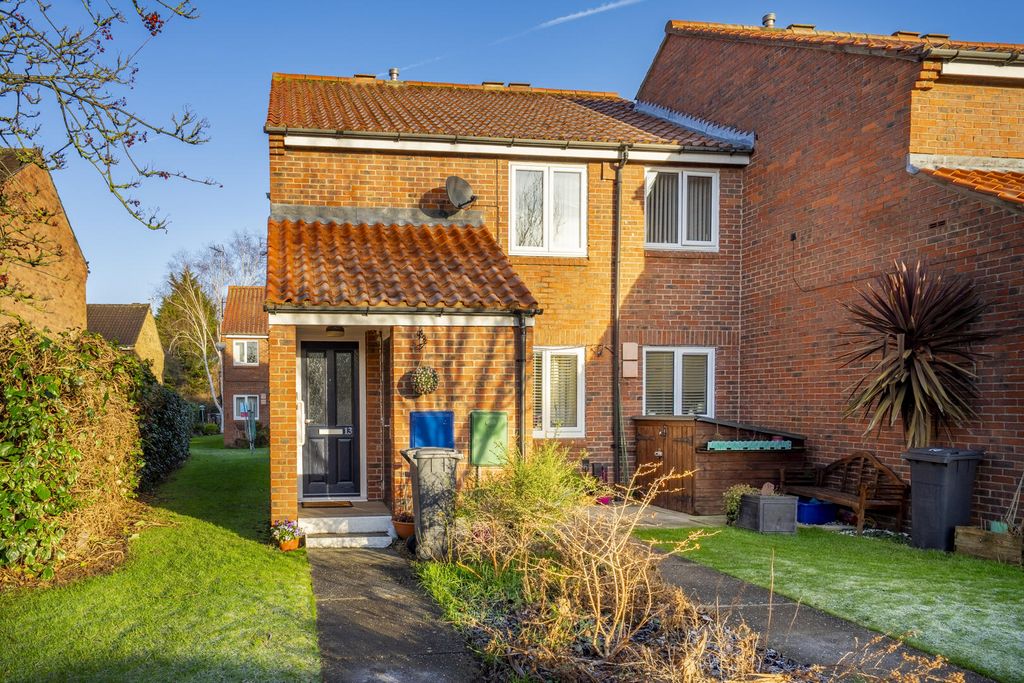 Property photo 1 of 11 Front (Exterior)