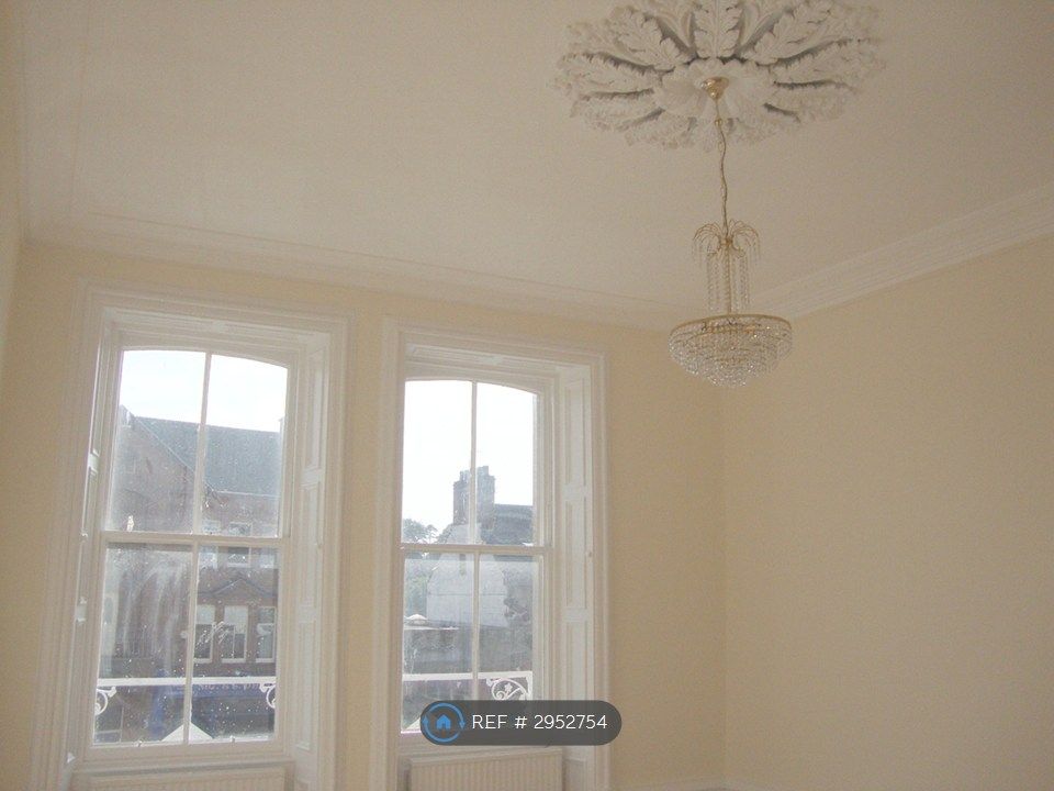 Property photo 1 of 7 Lounge