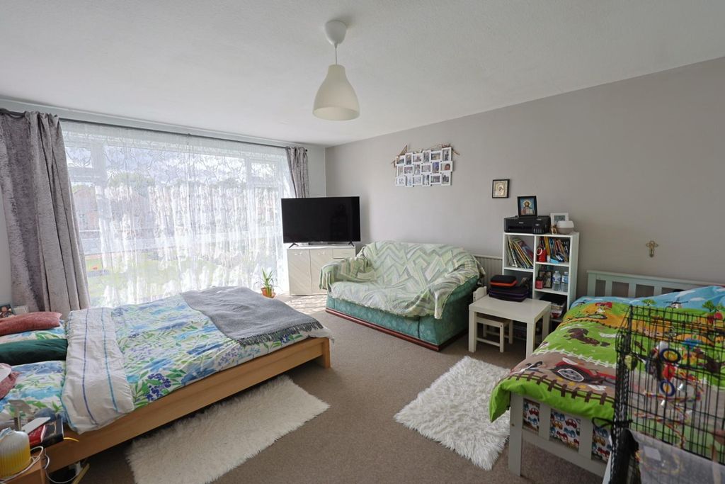Property photo 2 of 7 4532281