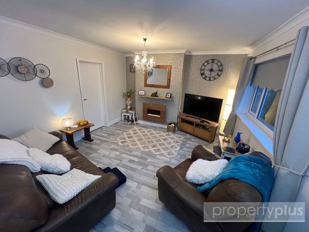 Property photo 2 of 17 Picture No. 03