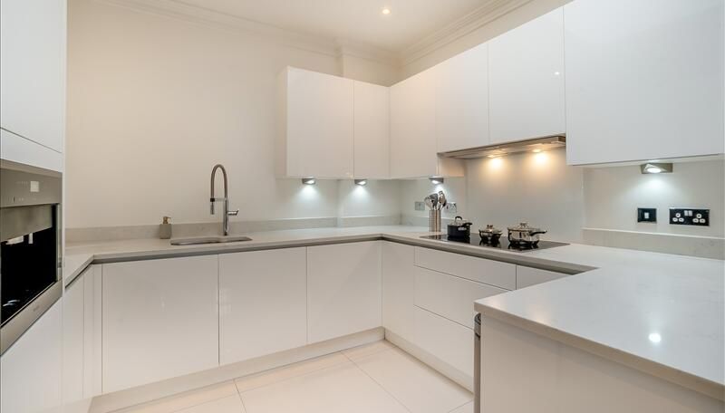Property photo 2 of 10 Kitchen