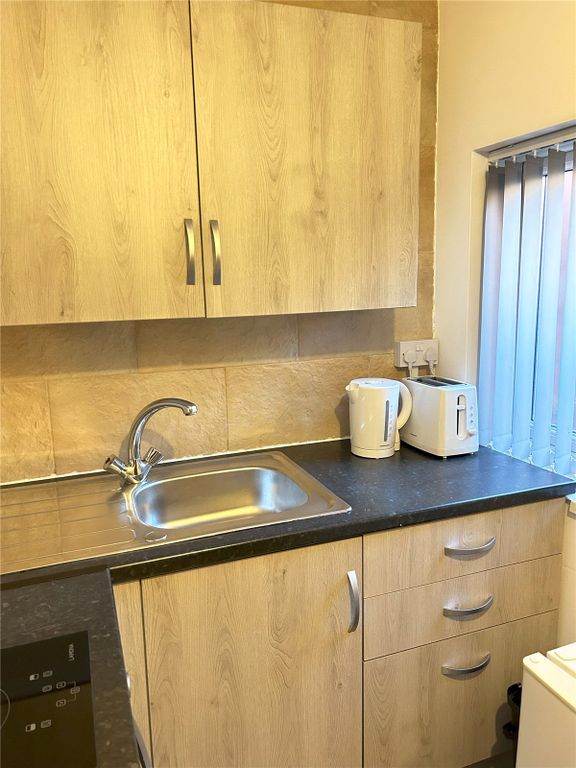Property photo 3 of 6 Picture No. 04