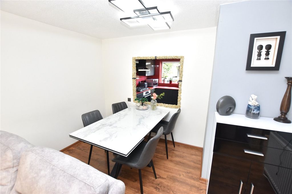 Property photo 3 of 21 Picture No. 09