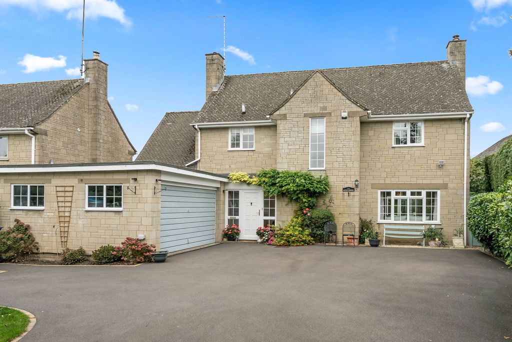 Property photo 3 of 42