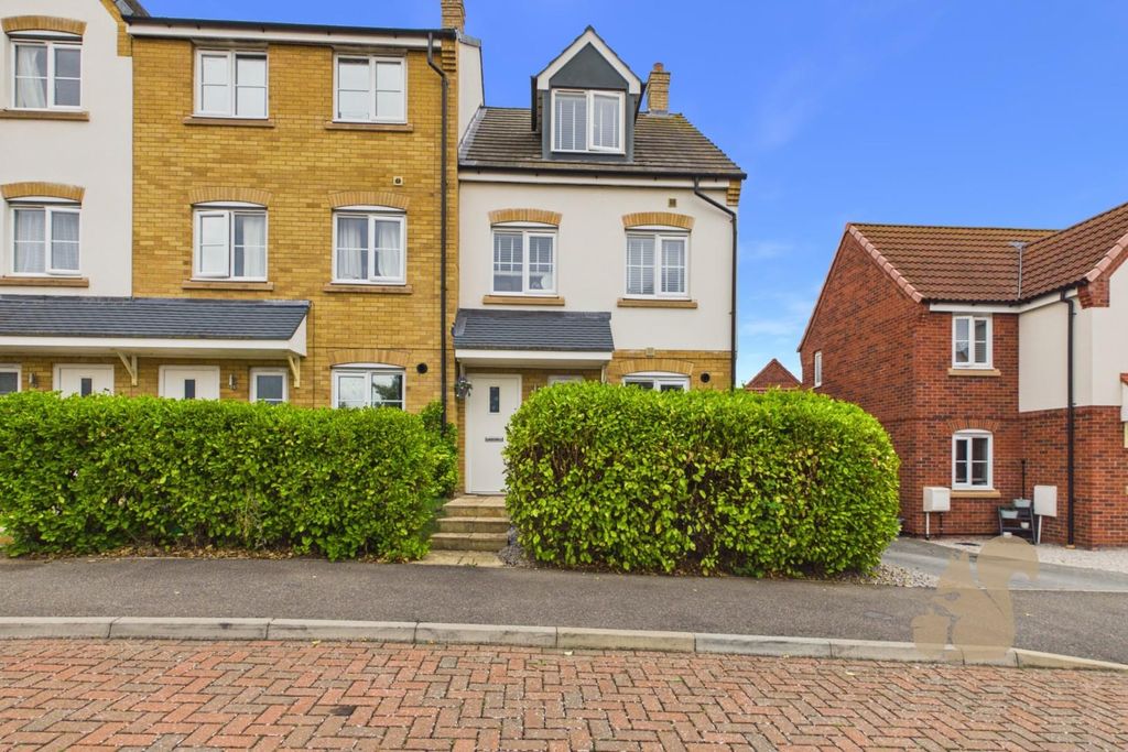 Property photo 1 of 21 Front