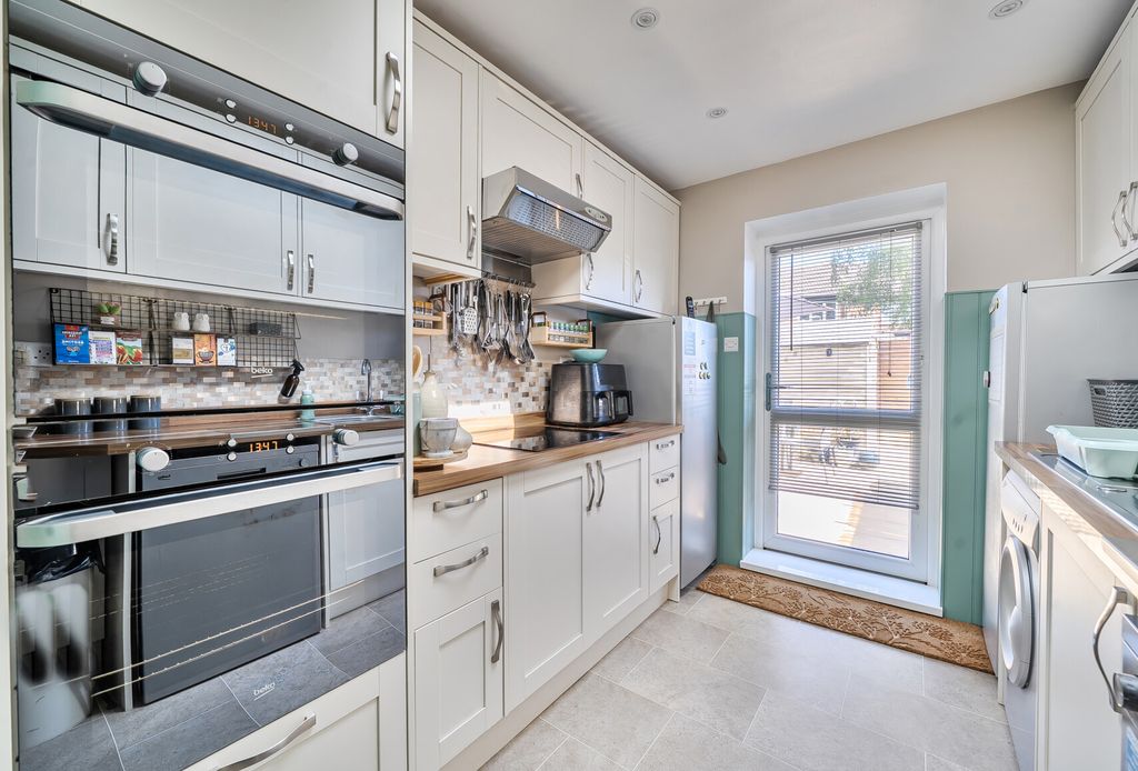 Property photo 3 of 11 1453150-14-69F38B...