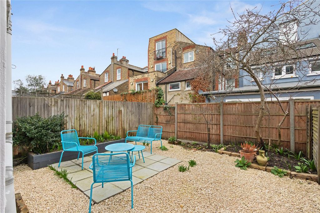 Property photo 3 of 14 Picture No. 17