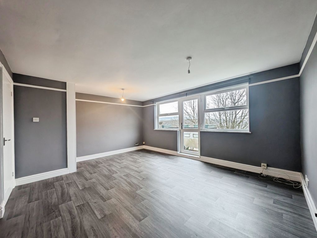 Property photo 1 of 11 Caa091Fe-Living 20Room