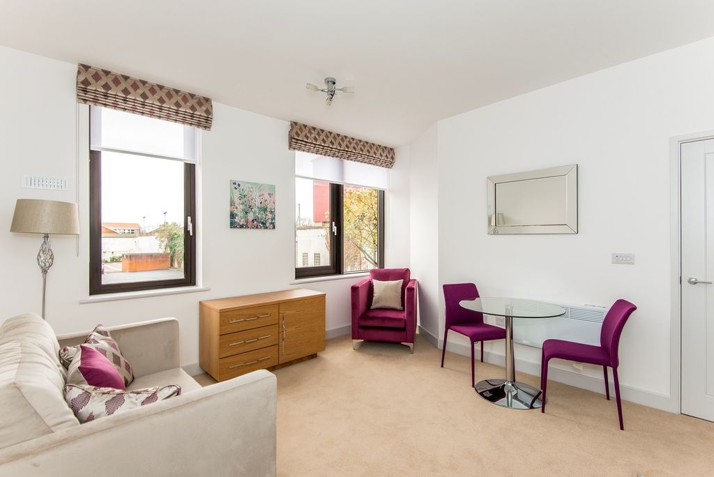 Property photo 2 of 7 Living Room