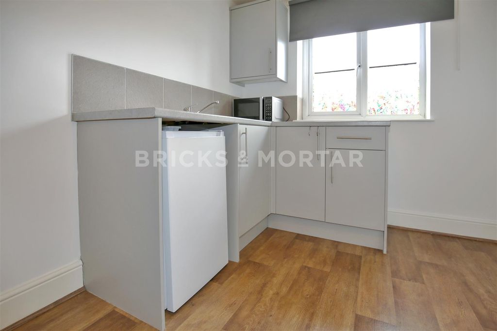 Property photo 3 of 7 Rnibspqsq7Ym4Glx.Jpg