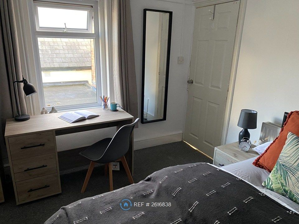 Property photo 3 of 13