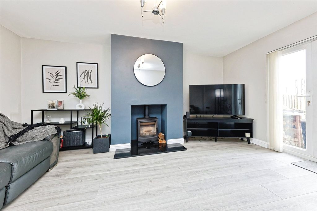 Property photo 3 of 14 Picture No. 02