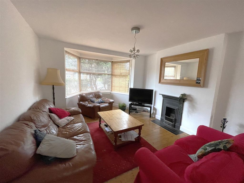 Property photo 3 of 16 Living Room.Jpeg