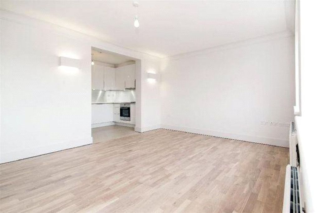 Property photo 3 of 7 Albion Court E1