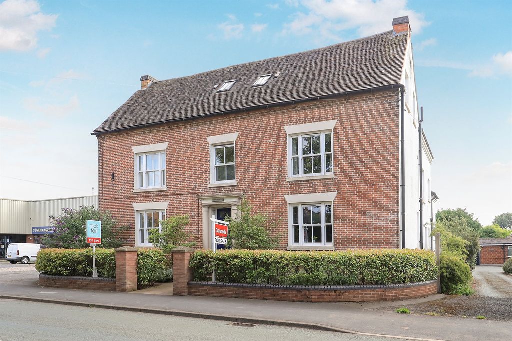 Property photo 2 of 14 Image