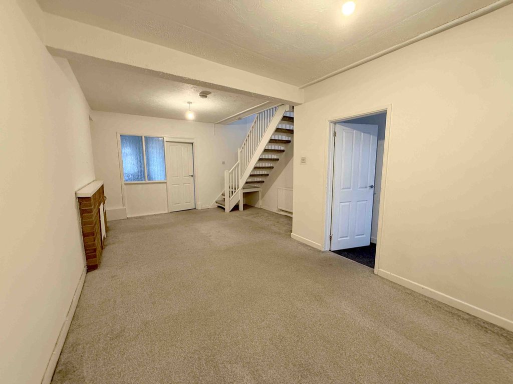 Property photo 3 of 10 Gallery