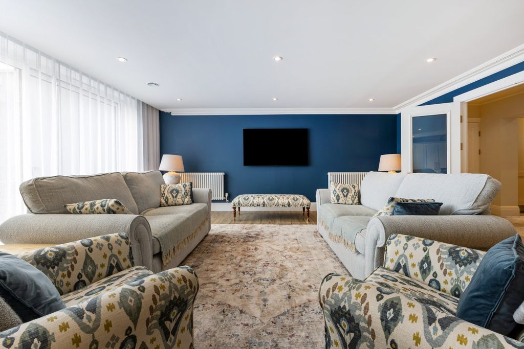 Property photo 3 of 16 Reception Room
