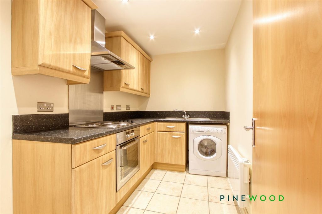 Property photo 2 of 11 Kitchen