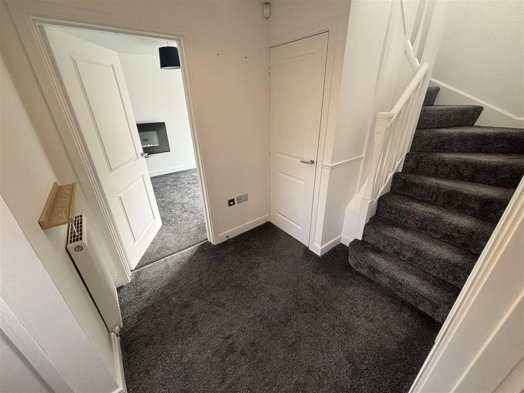 Property photo 3 of 24