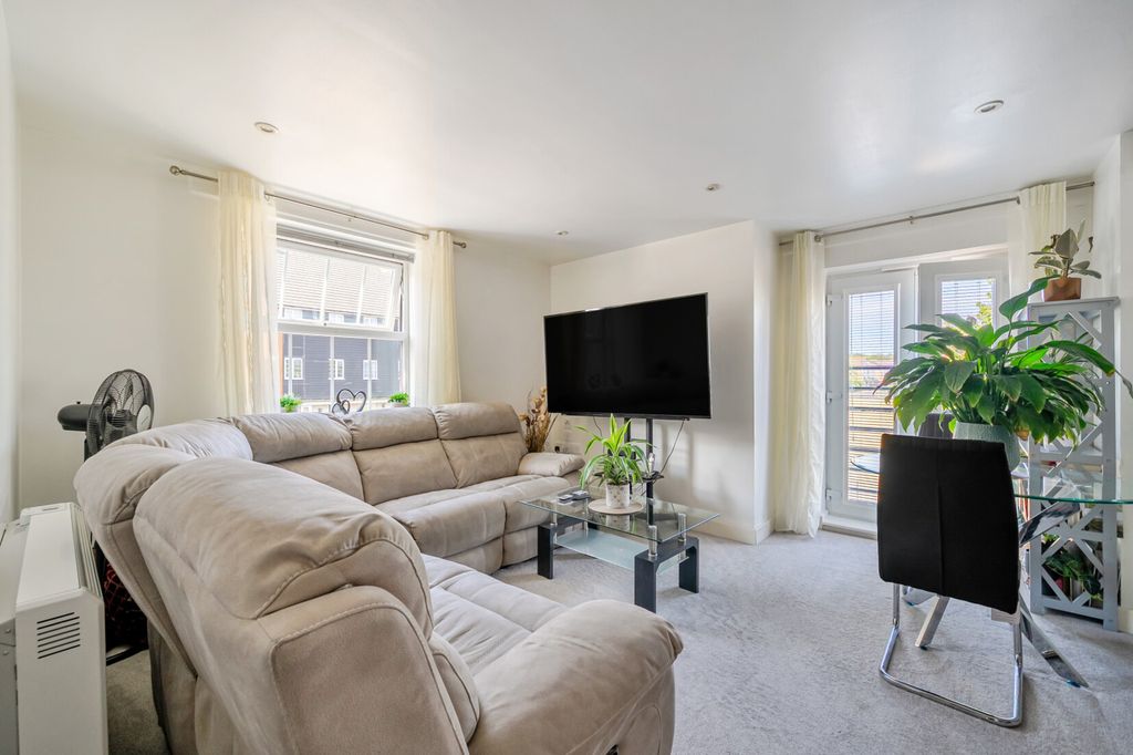 Property photo 3 of 23 1495438-11-6A5Ddf...